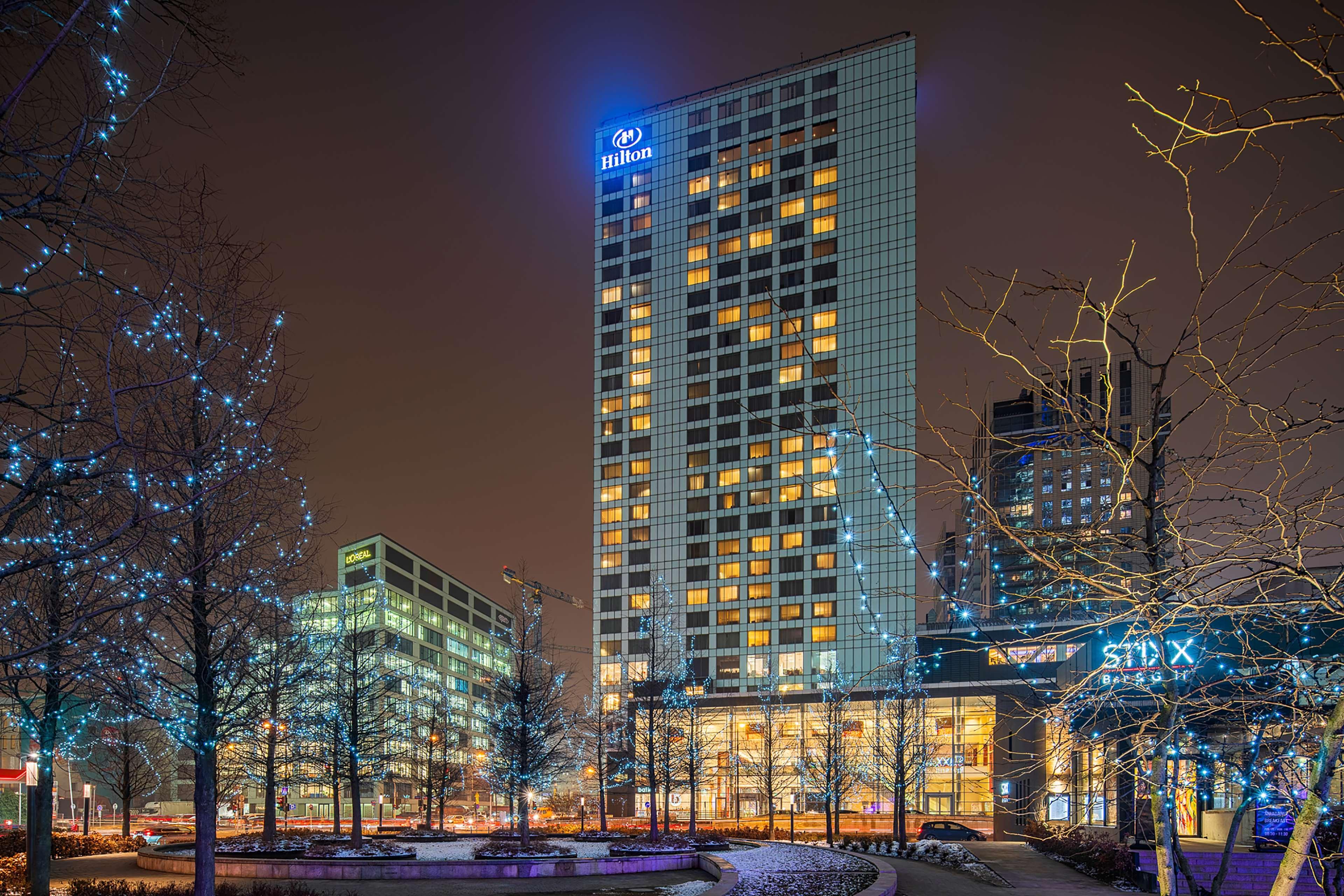 Hilton Warsaw City Hotel Bagian luar foto