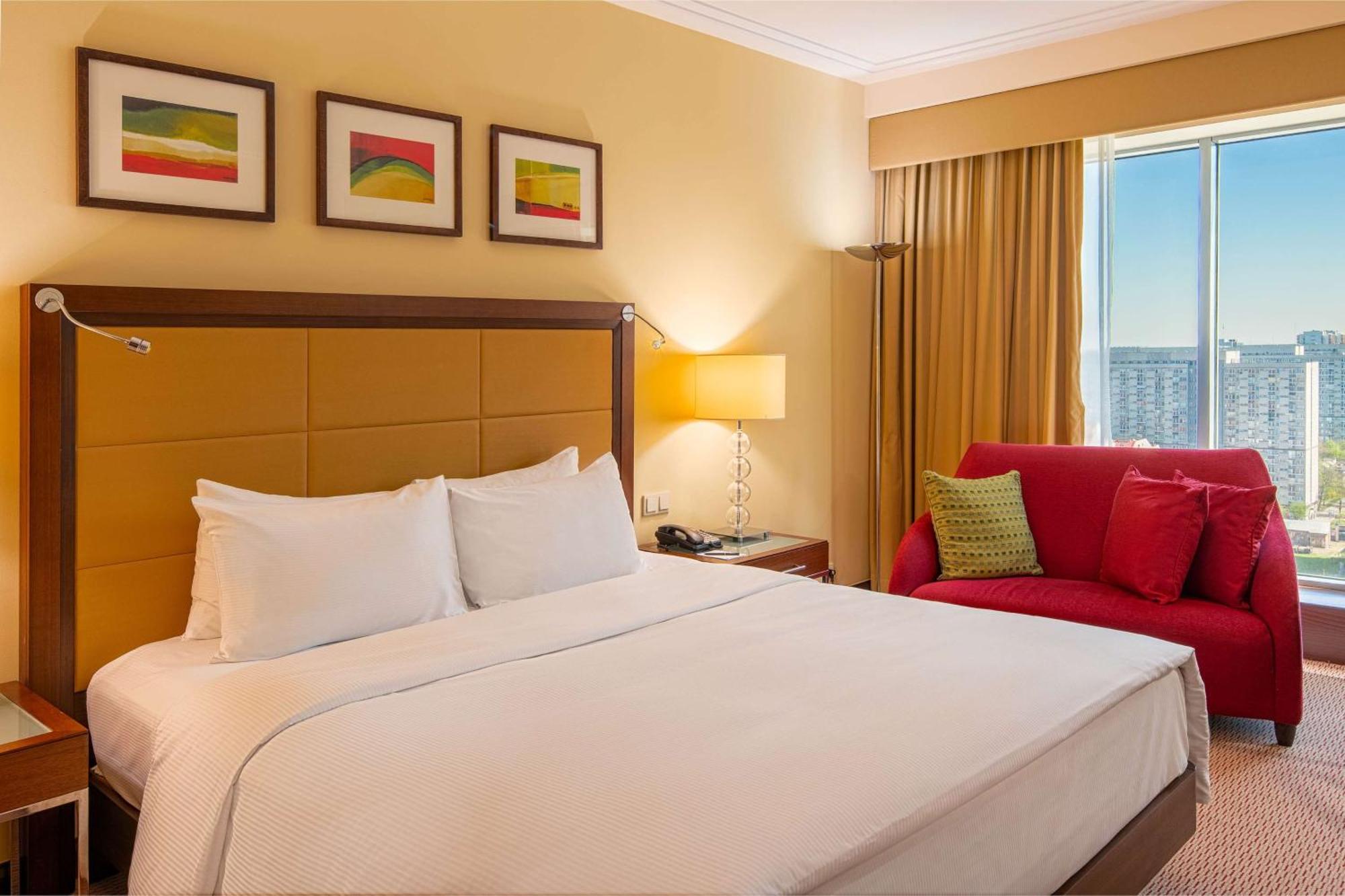 Hilton Warsaw City Hotel Bagian luar foto