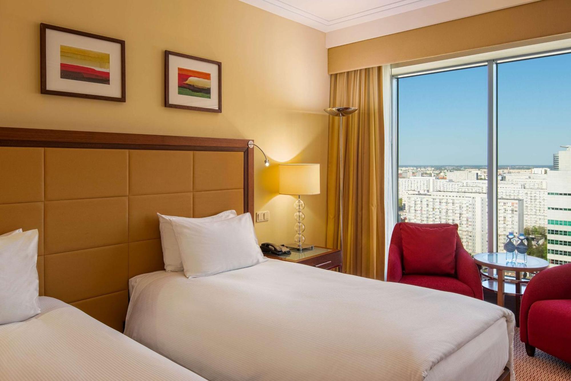 Hilton Warsaw City Hotel Bagian luar foto