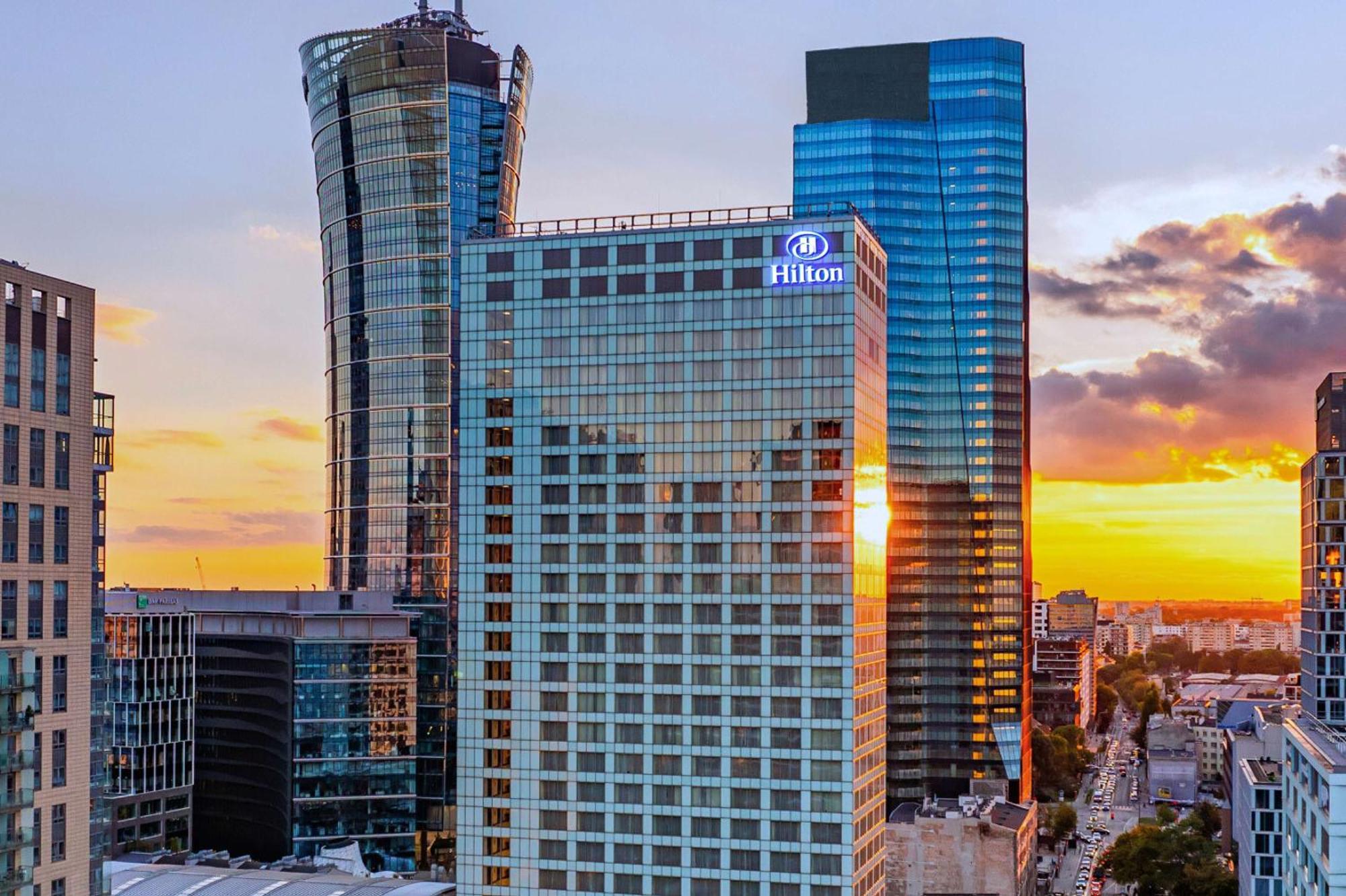 Hilton Warsaw City Hotel Bagian luar foto